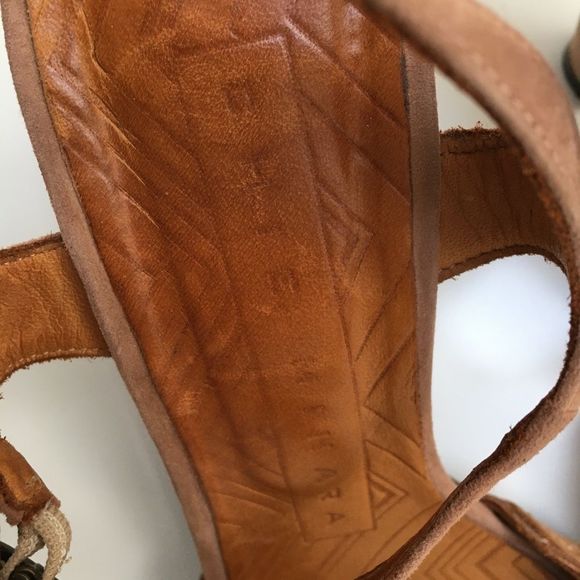 Anthropologie Chie Mihara Quory metallics circle medallion heel Sandals size 6.5 - Picture 7 of 16